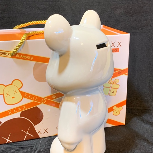 Yun Du Bearbrick Ceramic Bear piggy bank- White - Picture 2 of 6
